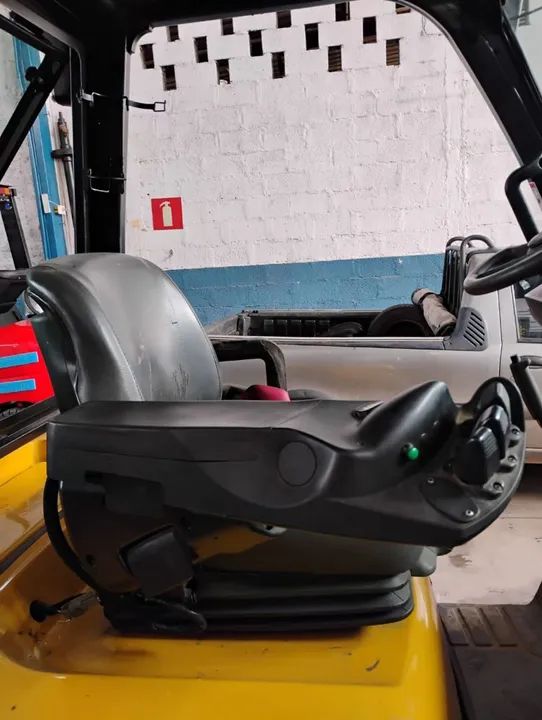 EMPILHADEIRA YALE 60 VX CAPACIDADE 3 TONELADAS ANO 2017 - Foto 3