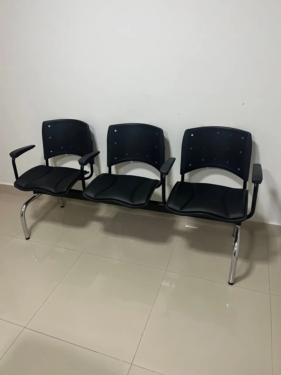 Conjunto de 3 cadeiras para escritório
