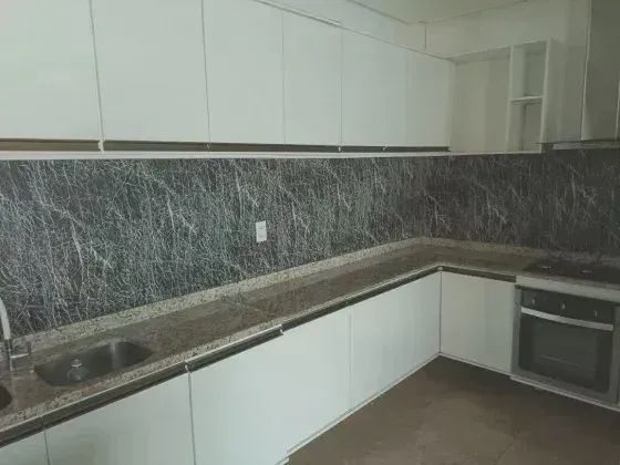 COND. PONTA NEGRA 1, LOTE COM 600m², EDÍCULA, QUADRA, PISCINA, GARAGEM  PARA 8 CARROS. - Foto 2