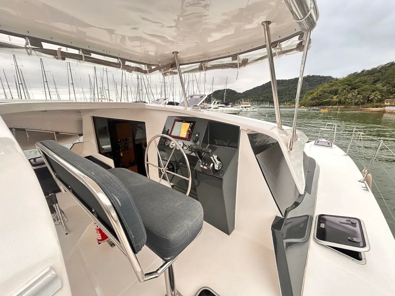 Catamarã CatFlash43 a motor - Foto 3