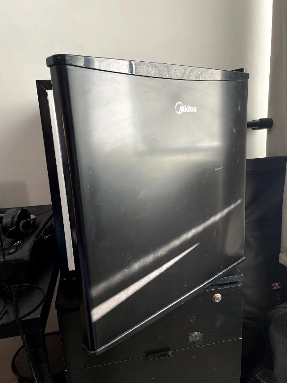 Frigobar Midea Preto 127v