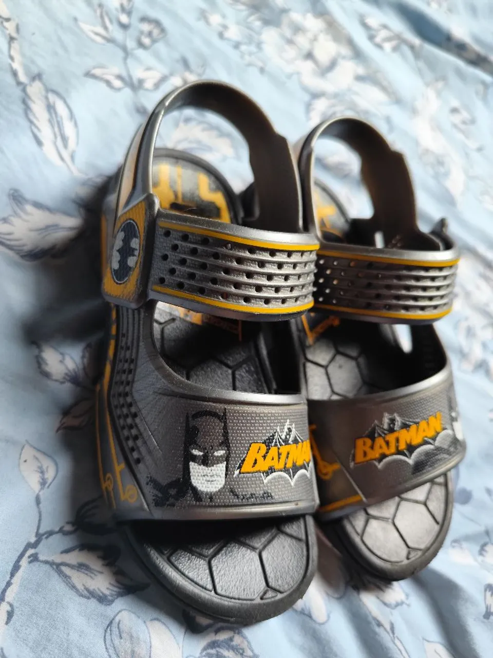 Sandálias Batman Infantil - Conforto e Estilo!