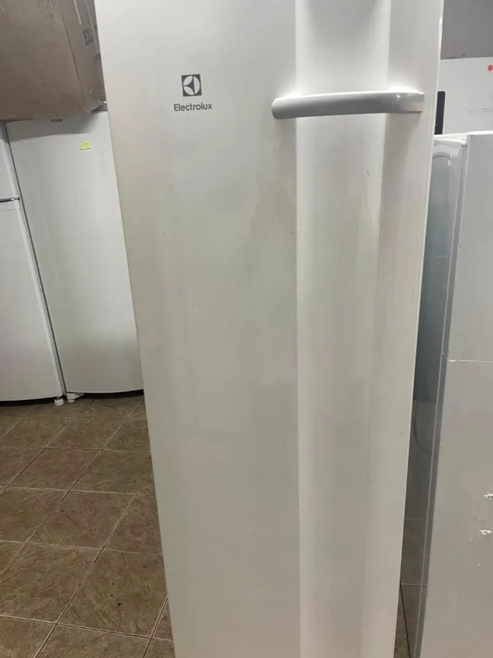 Freezer Vertical  FEI27 Cycle Defrost Inverter com Porta reversível