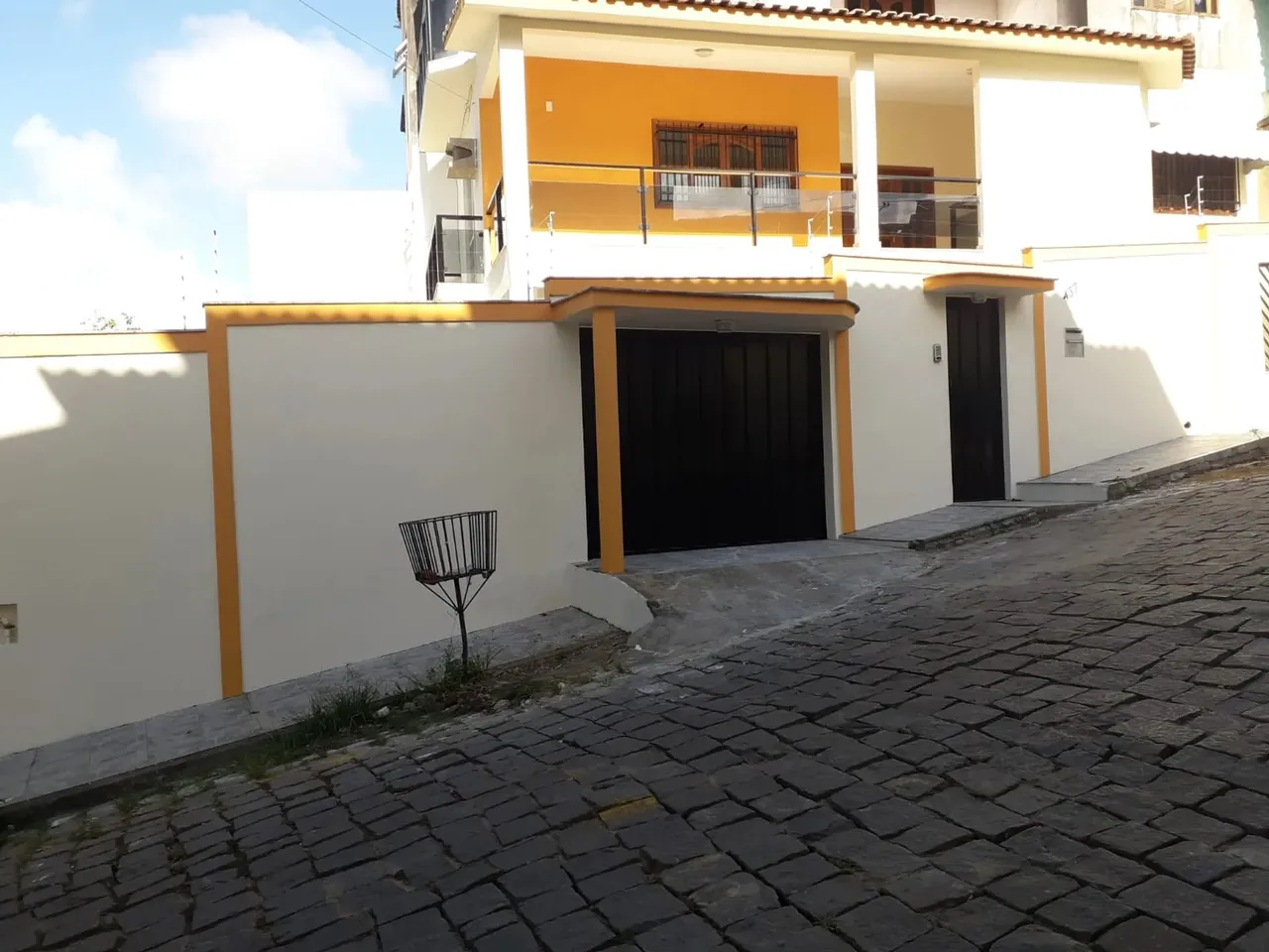 Sobrado para venda tem 400 metros quadrados com 4 quartos em Monte Castelo - Nova Venécia