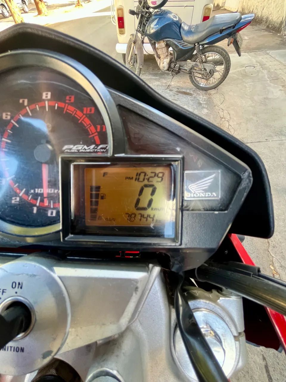 Honda CB 300R Flex 2015 Conservada Pneus novos!! - Foto 8