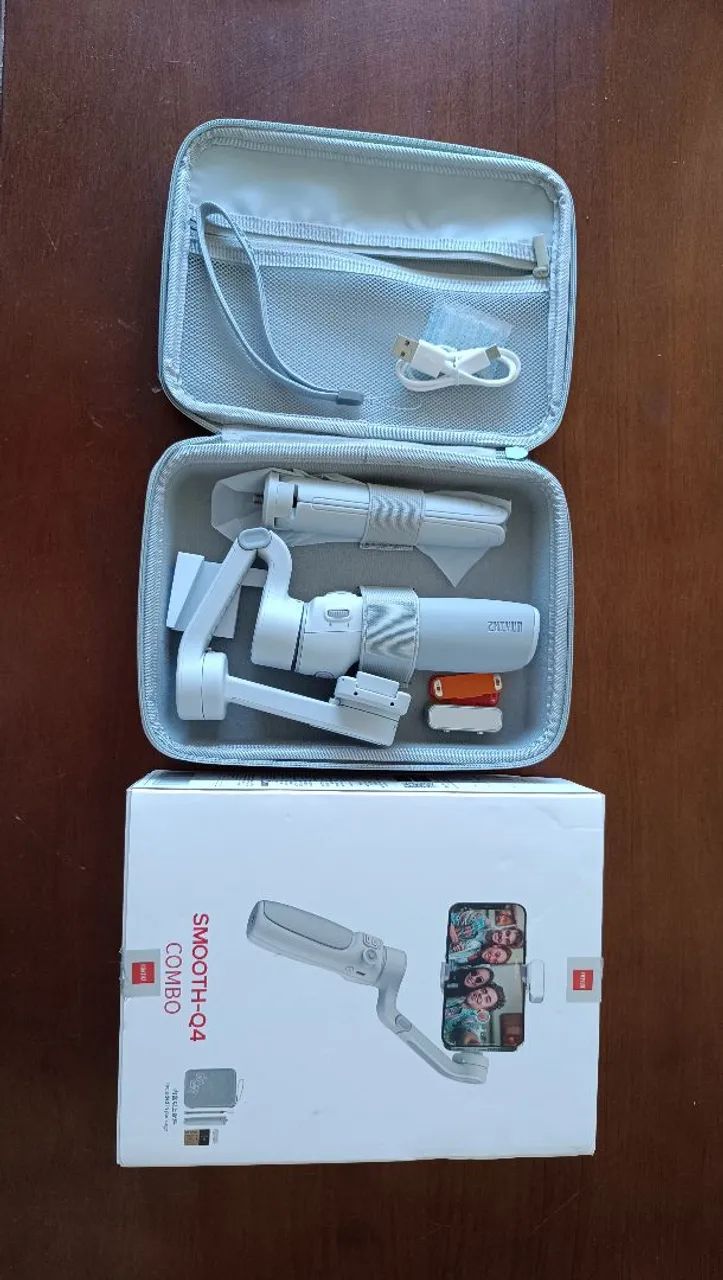 Estabilizador Gimbal para Celular Zhiyun Smooth Q4 Combo