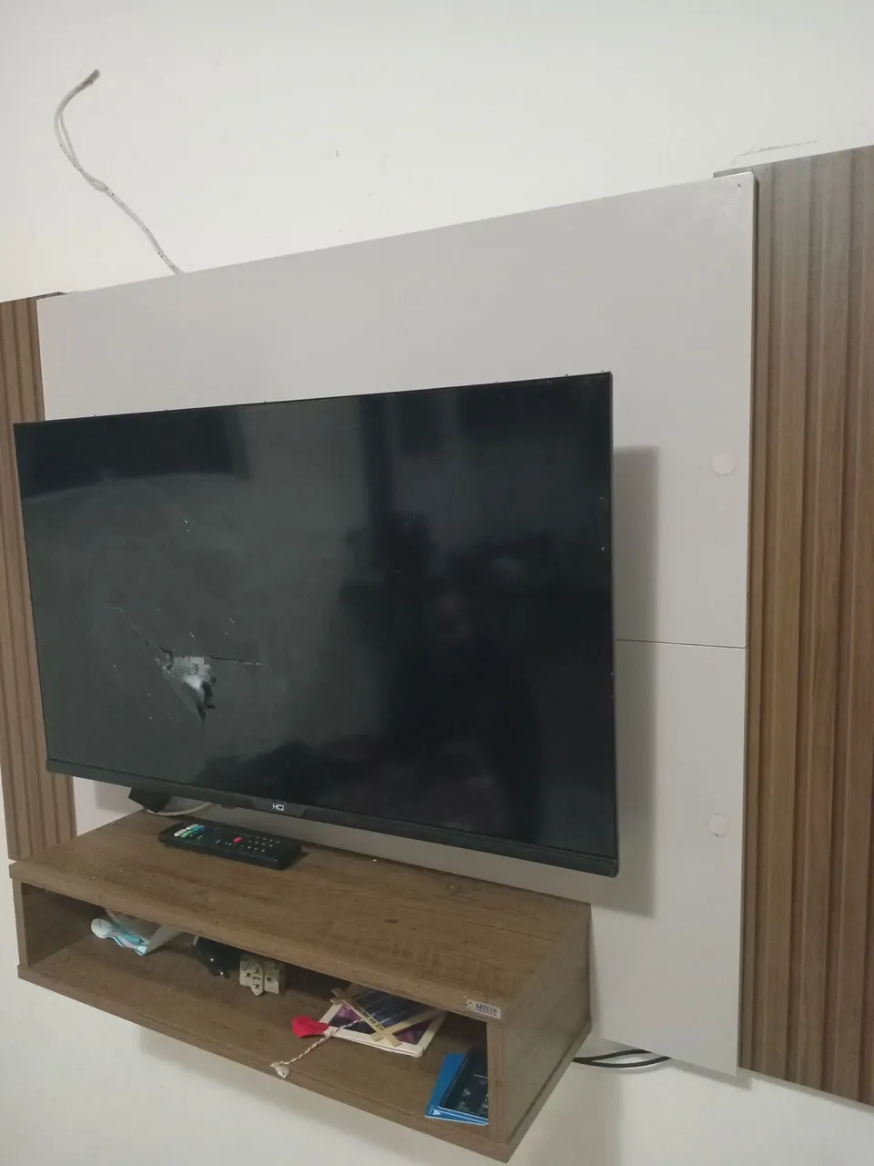 TV com tela danificada - Urgente!
