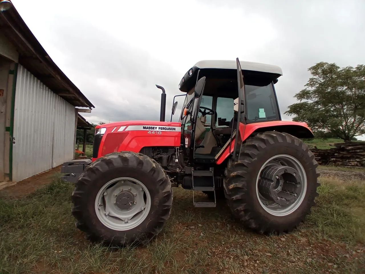 Trator Massey Ferguson 4410 - Foto 5