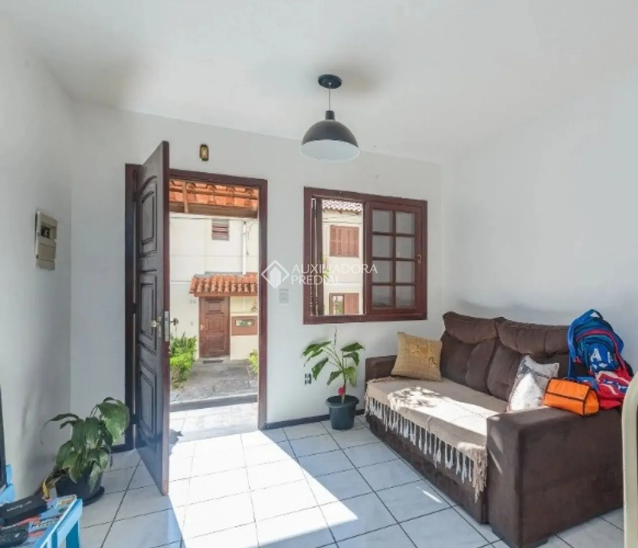 CASA em CONDomínio com 2 QUARTOS SEMIMOBILIADA COM SOTÃO VAGA INFRA ZONA SUL