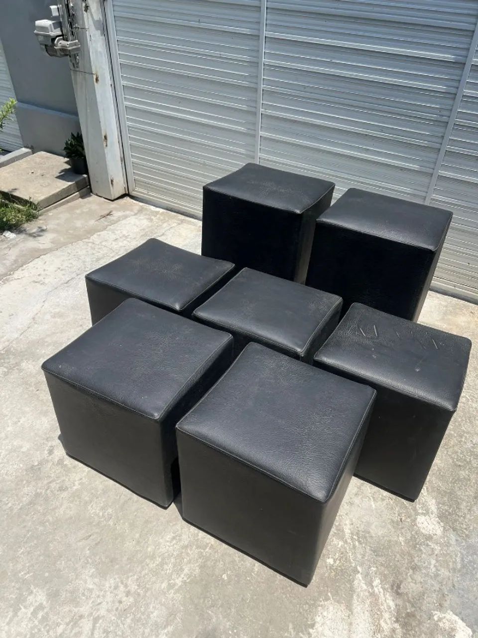 CONFORTO E ESTILO! Puffs Versáteis - Dê um Charme Extra ao Seu Ambiente!