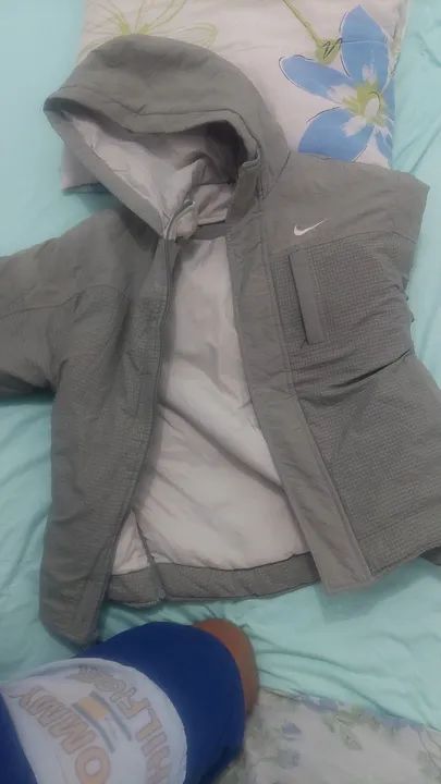 Casaco Nike infantil  Cinza de 5 a 9 anos - Foto 3