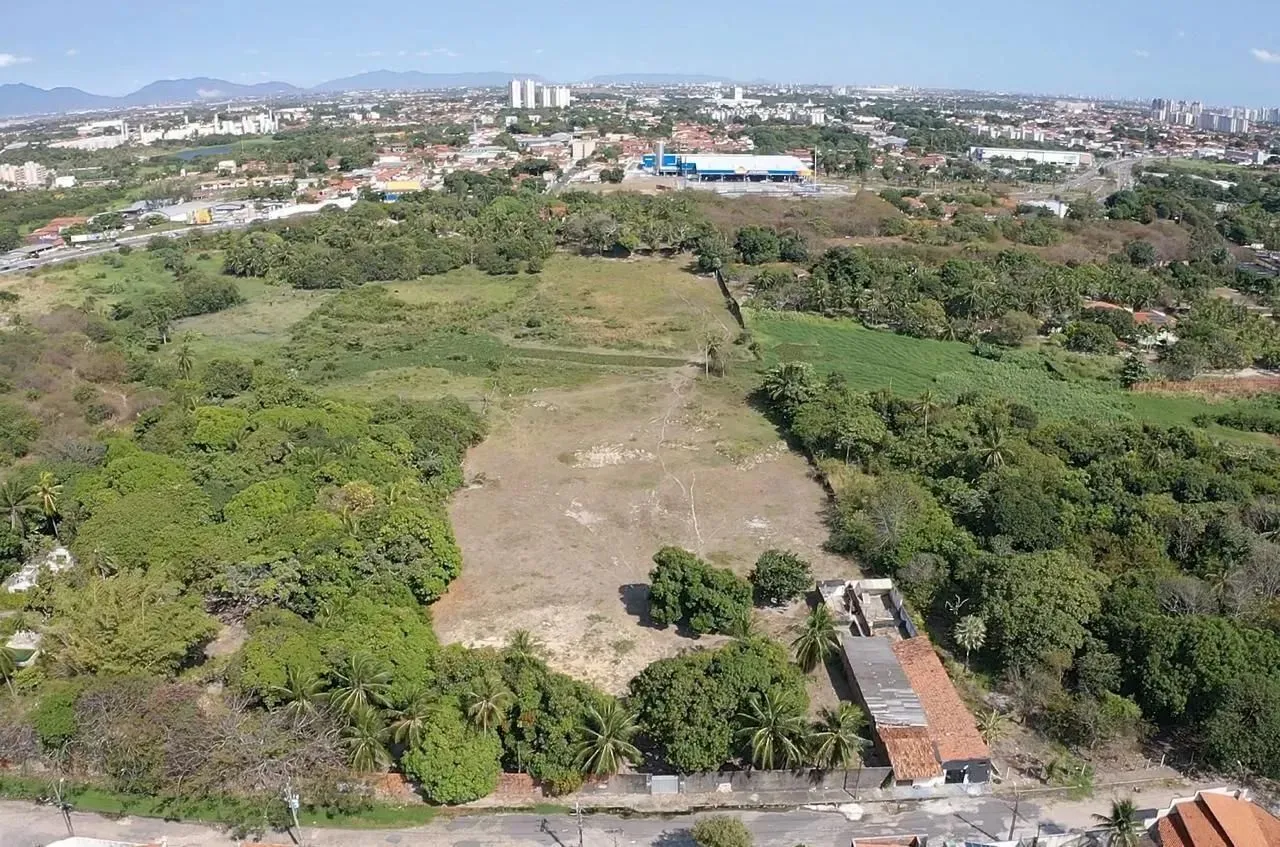 Terreno a Venda na Messejana 28.004 m²