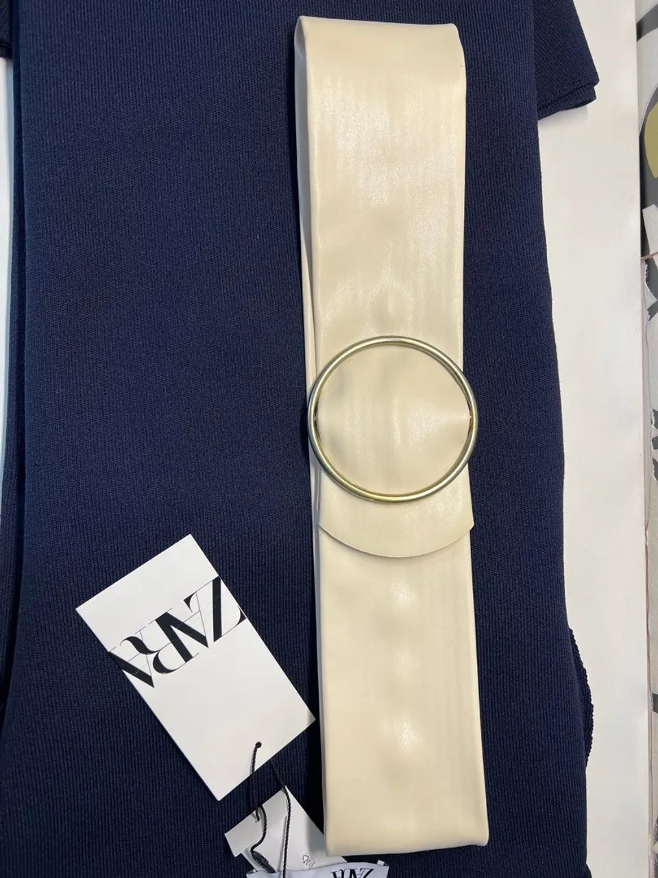 Cinto Feminino Zara com Fivela Redonda