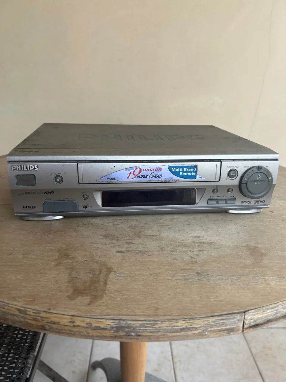 Vendo vídeo cassete  Phillips VR 799 no estado usado