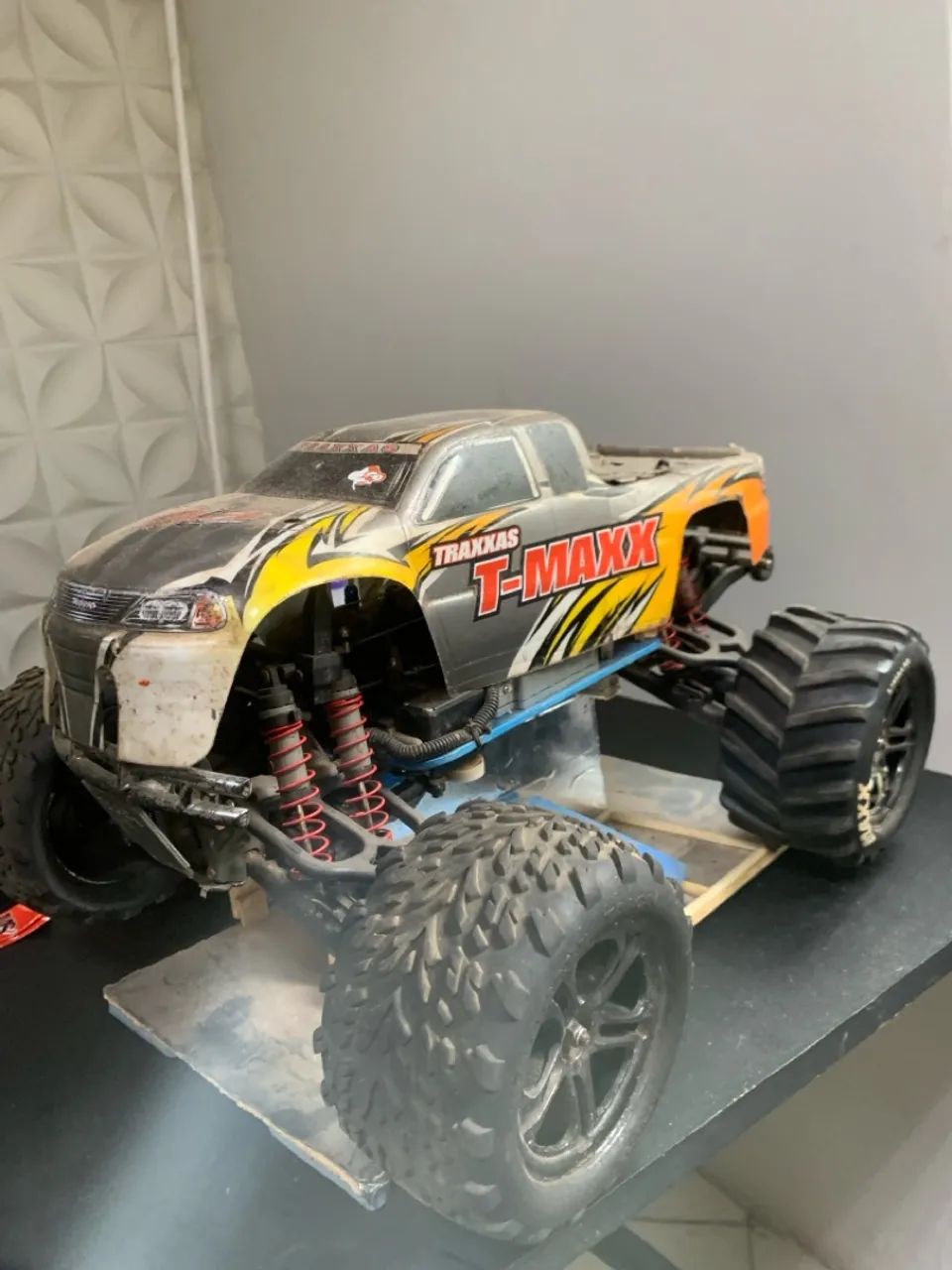 Traxxas RC Monster Truck - Pronto para a Ação! - Foto 2