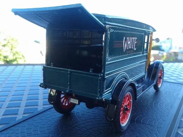 MINIATURA 1920 WHITE VAN DELIVERY - SIGNATURE MODEL SCL. 1/32.    - Foto 3