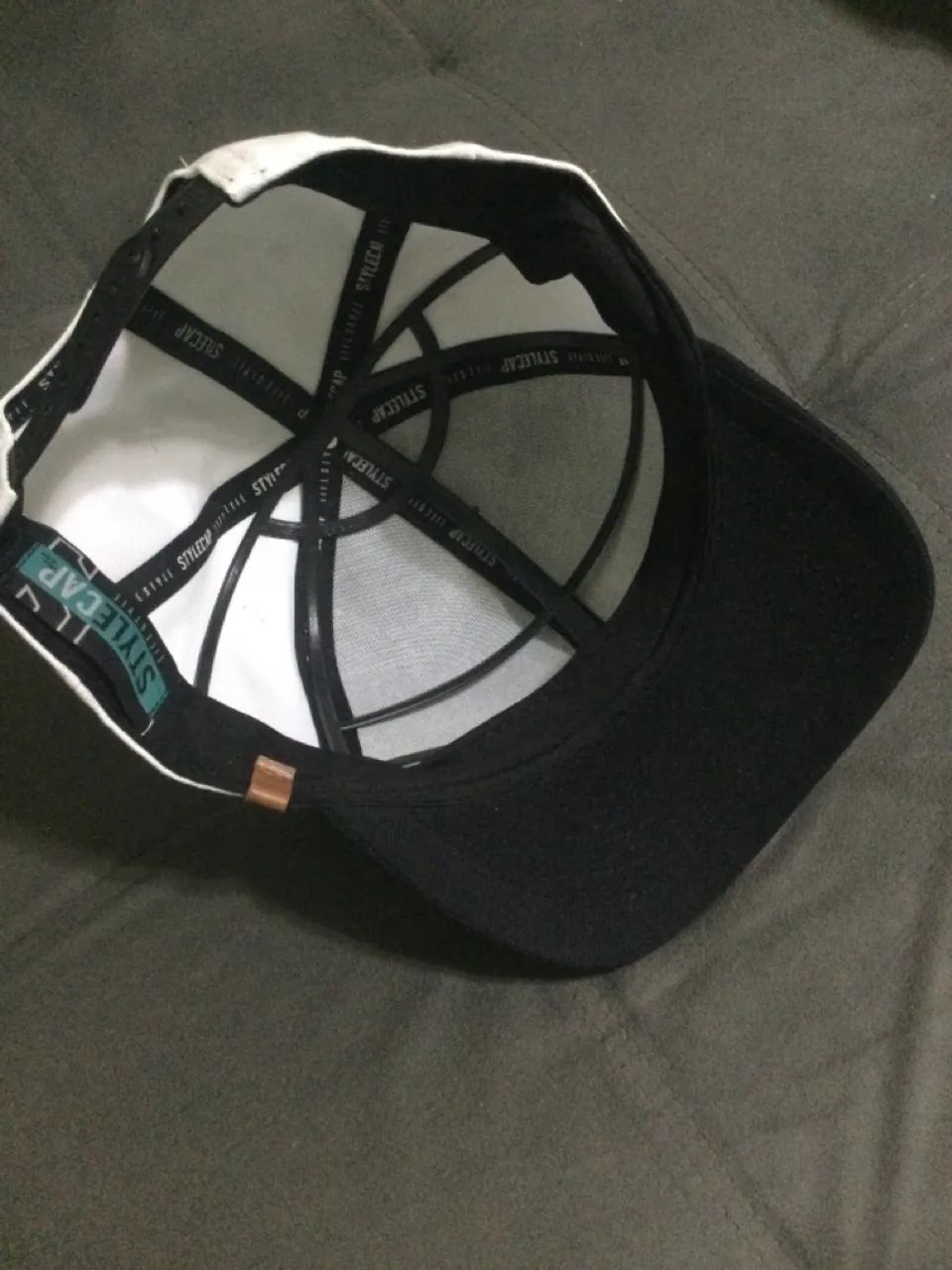 Boné Raiders Branco e Preto, modelo SnapBack  - Foto 4