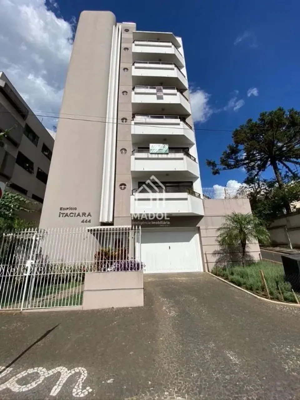 Apartamento à Venda em Centro, Ponta Grossa - PR