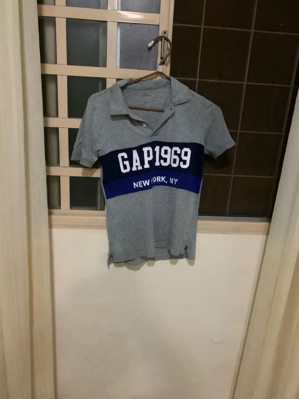 Camisa Polo GAP 1969 - Cinza - Foto 2