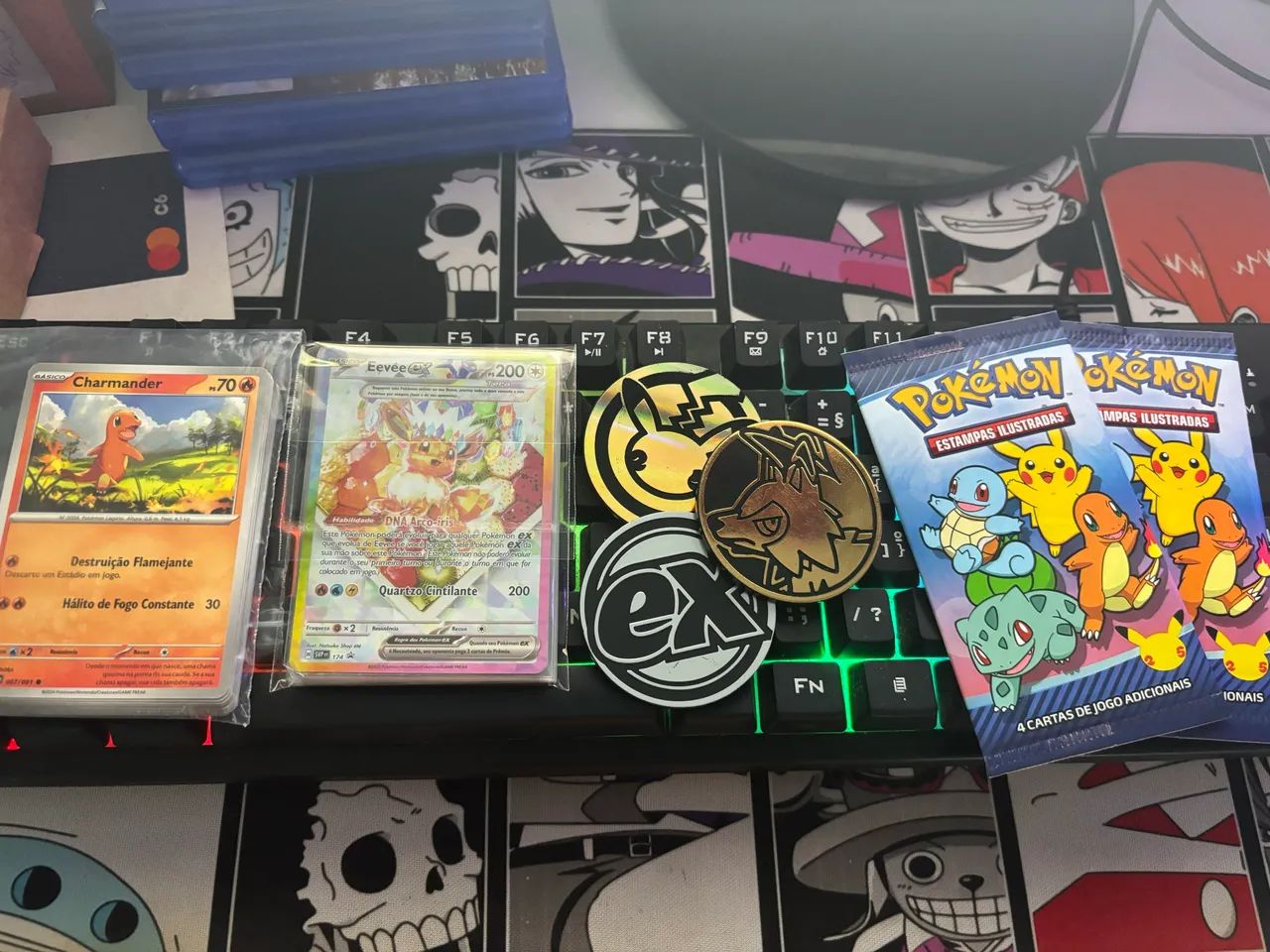 Lote de 20 Cartas Pokémon V, Ex e Full Art Cartas Comuns e 3 moedas colecionáveis Pokémon