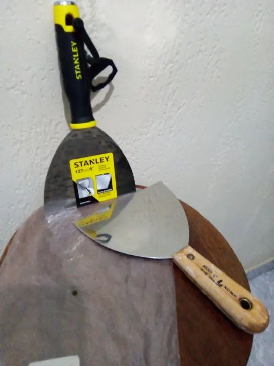 Três espátulas aço inoxidável, Nova e usada, 12cm, 15cm, 25cm - Foto 2