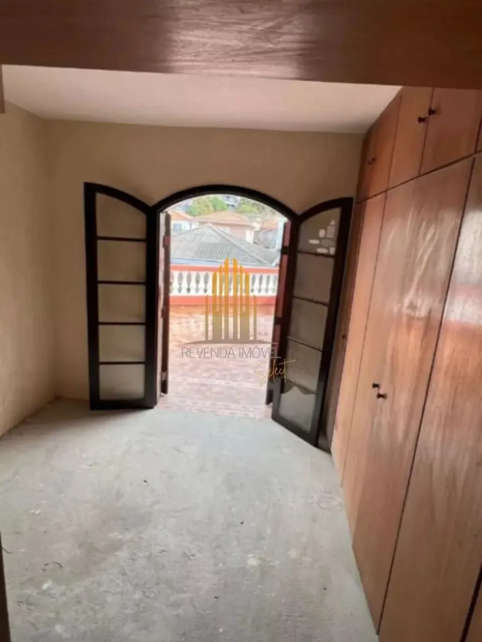 VILA SONIA, CASA DE 140M², 2 DORMITÓRIOS SENDO 1 SUÍTE, 3 BANHEIROS E 2 VAGAS À VENDA.