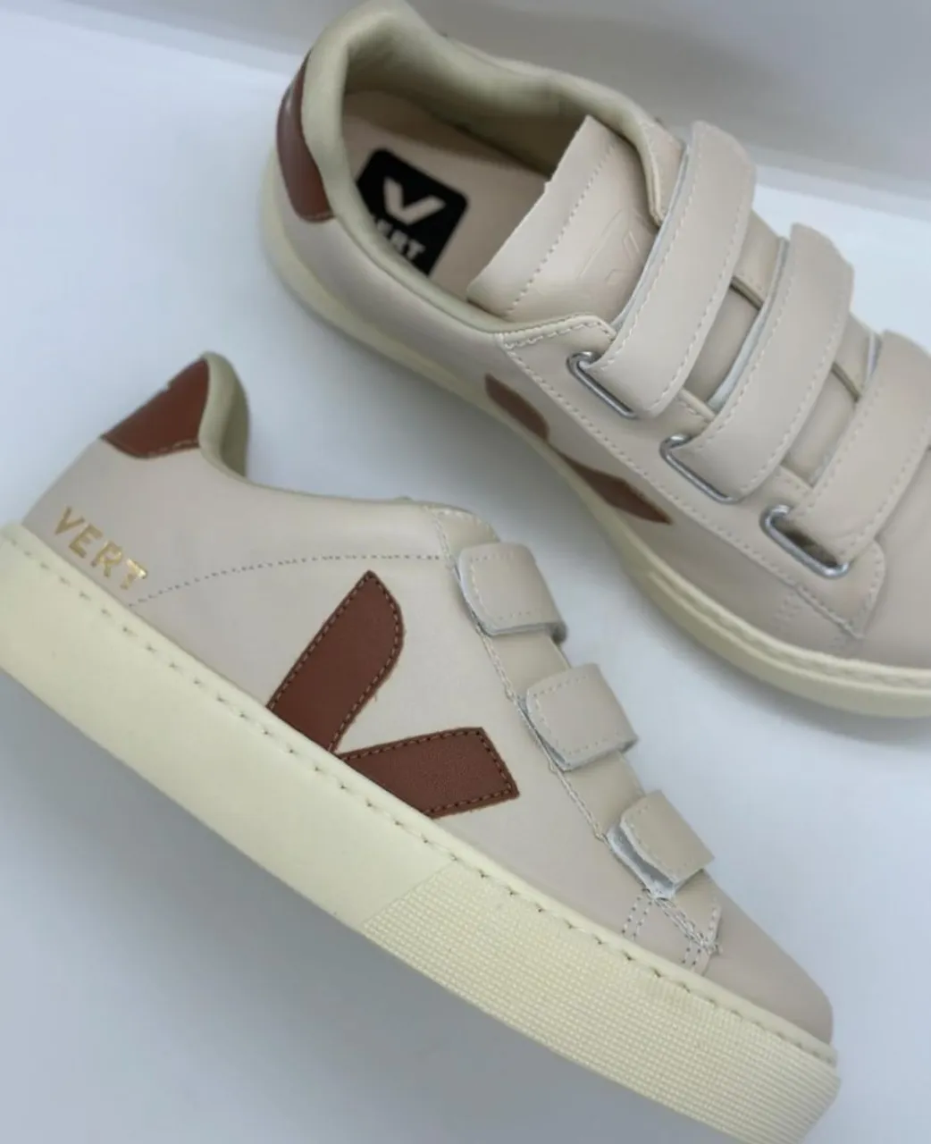 Tênis Casual Feminino réplica VERT Tam 39