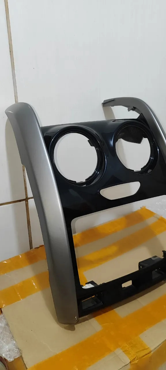 SOM E MOLDURA ORIGINAL RENAULT DUSTER 2015 A 2019
