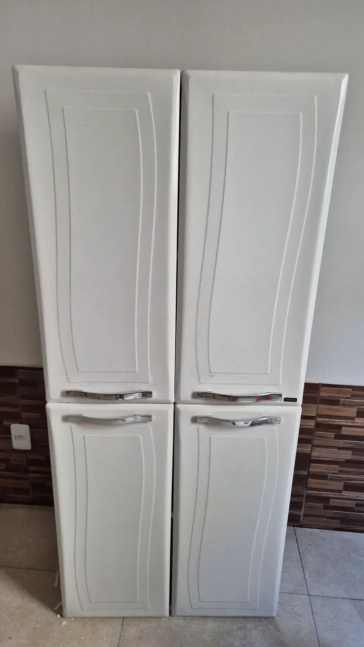 Armário de cozinha branco