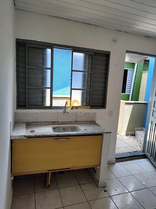 Casa quarto e cozinha ótima localização prox. ao centro de Diadema