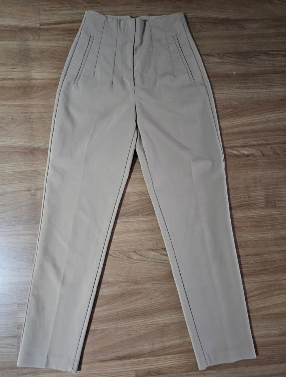 Calça Social da Zara cor Bege Elegante