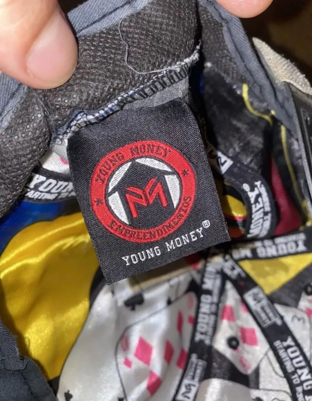 boné snapback young money cinza - Foto 3