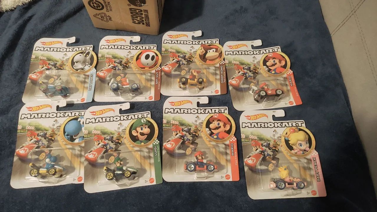 Caixa Hotwheels Mario kart completa, vendo separado também 