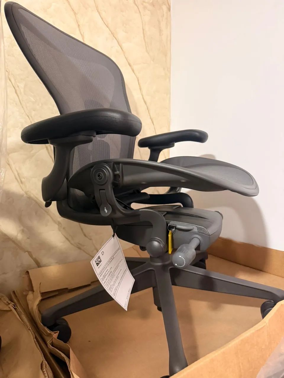cadeira herman miller new aeron B completa  - Foto 5