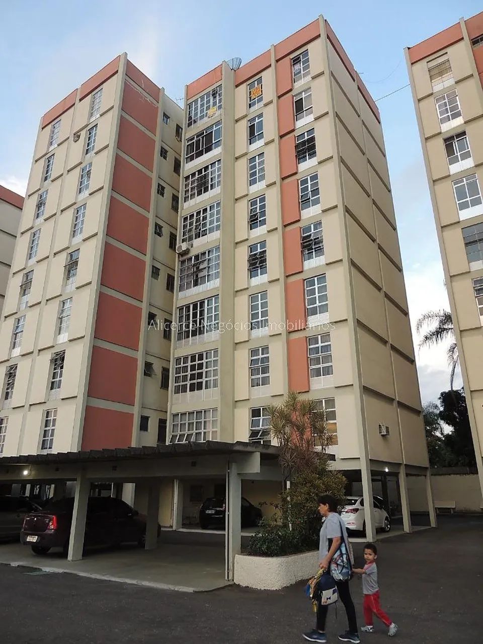 Apartamento 3 quartos, mobiliado e com vaga de garagem! | Mariano Procópio - Foto 2
