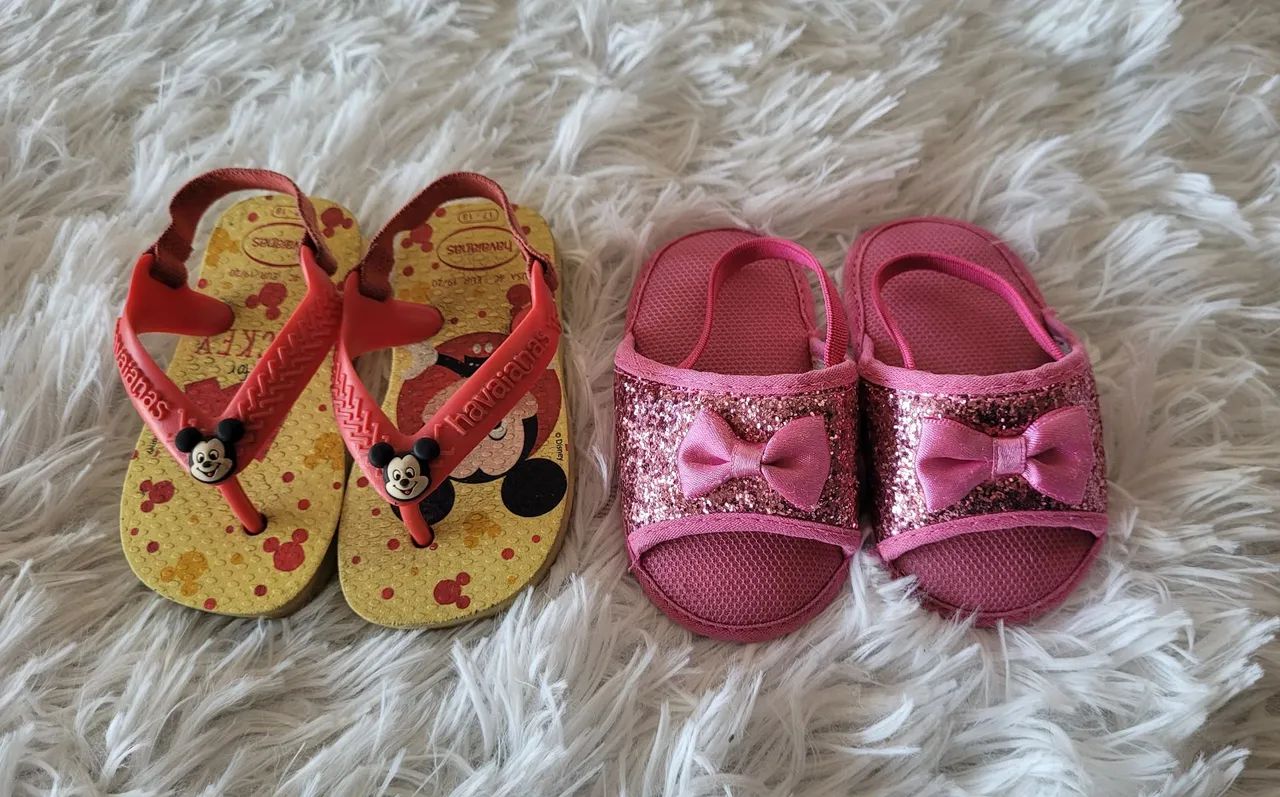2 chinelinhos de bebê número 17-18 