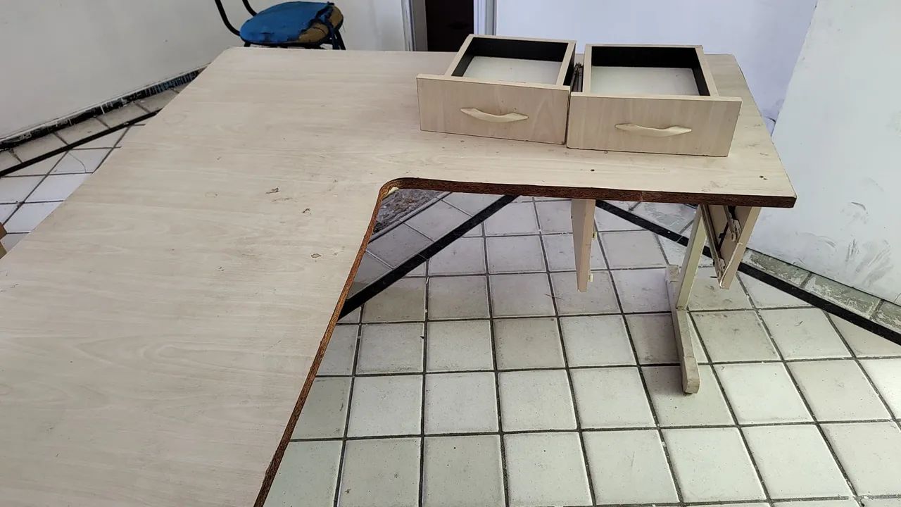 Vendo mesa em formato L - Foto 3