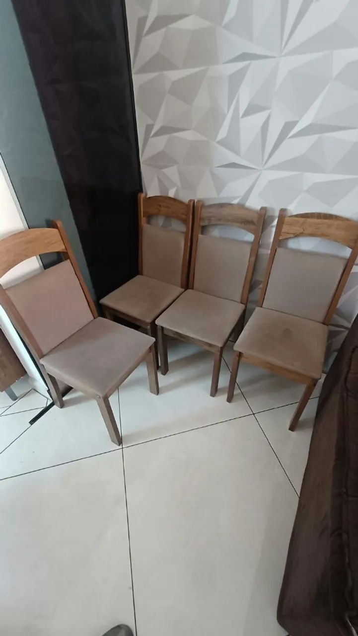4 cadeiras estofadas 