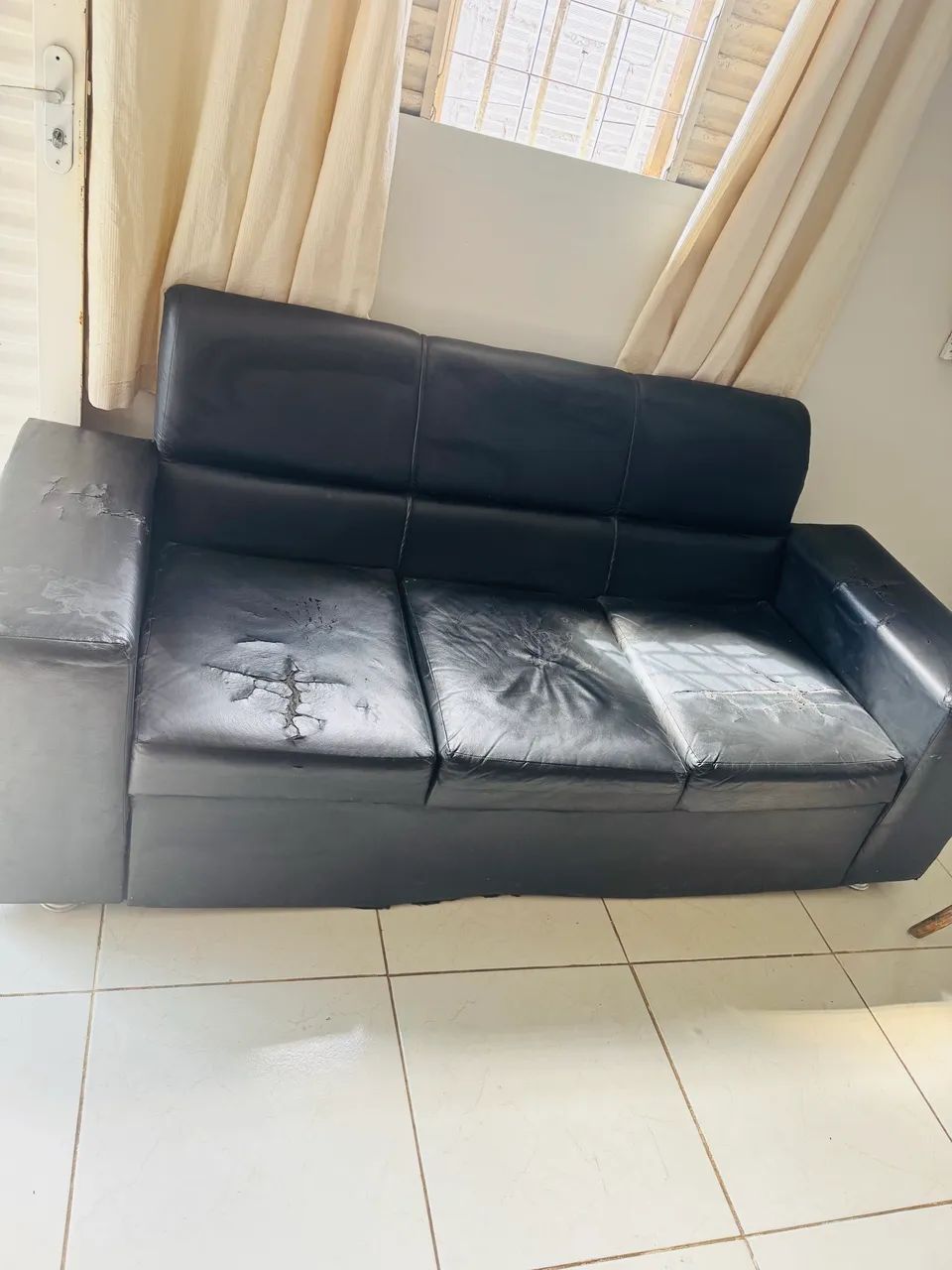Sofá de courinho usado  - Foto 3