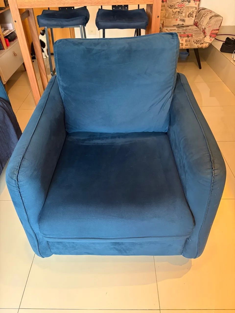 OPORTUNIDADE! Sofá 3 lugares + poltrona azul Orquídea CabeCasa ? - Foto 5