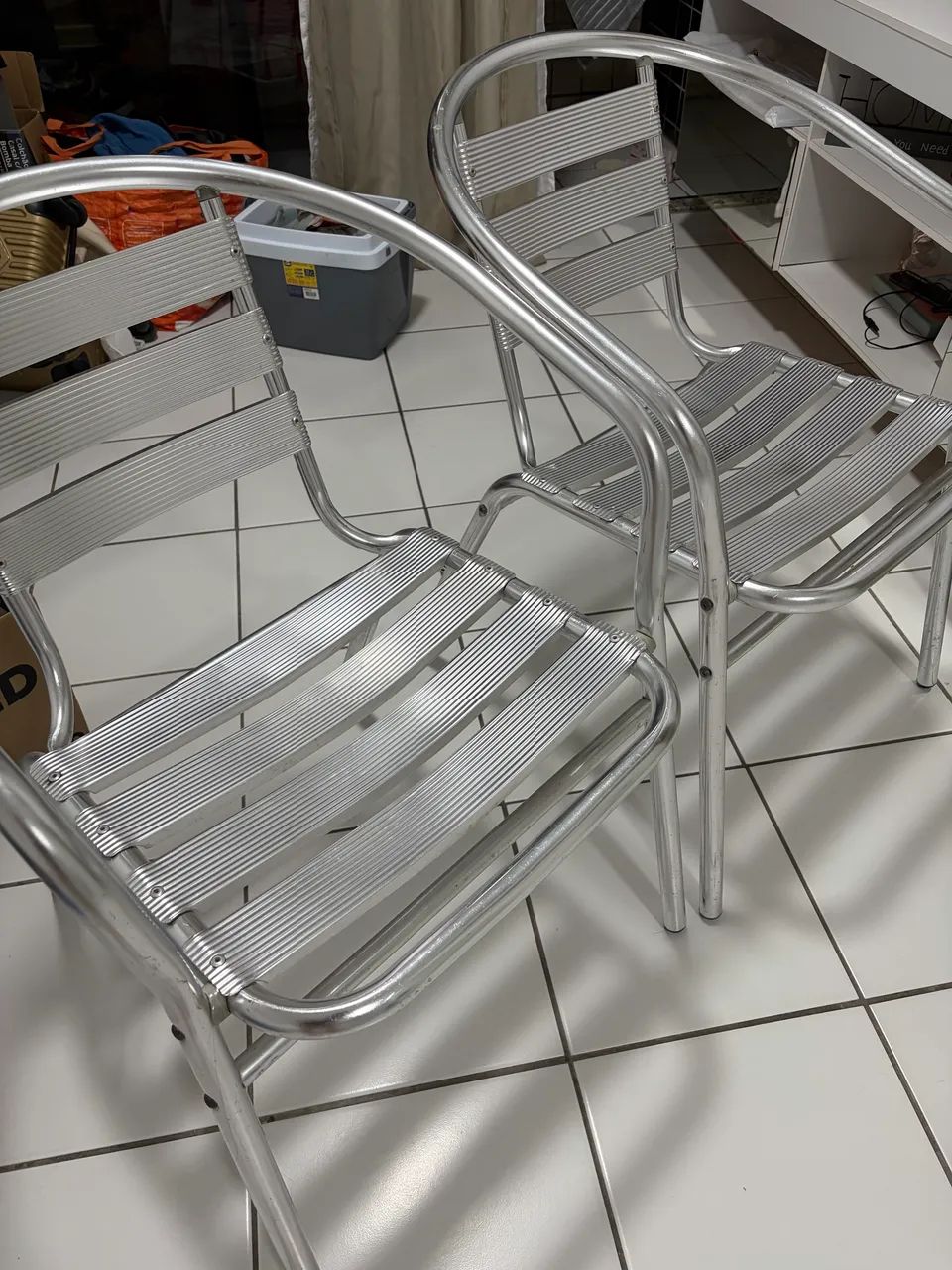 Par de Cadeiras em Alumínio - Resistentes, Leves e em Ótimo Estado - Foto 3