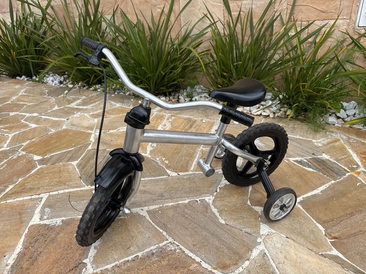 Bike sem pedal com rodinhas  - Foto 2