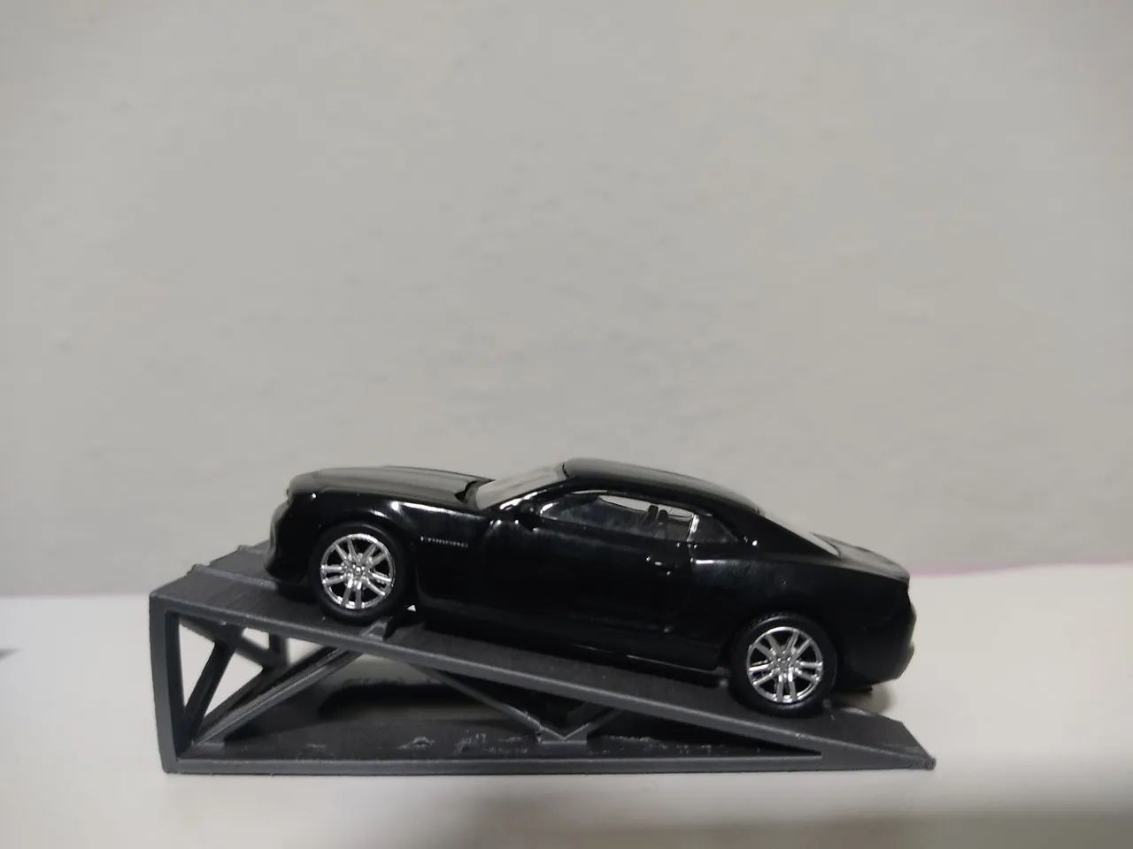 LOTE COM QUATRO MINIATURAS DE CARROS  - Foto 5