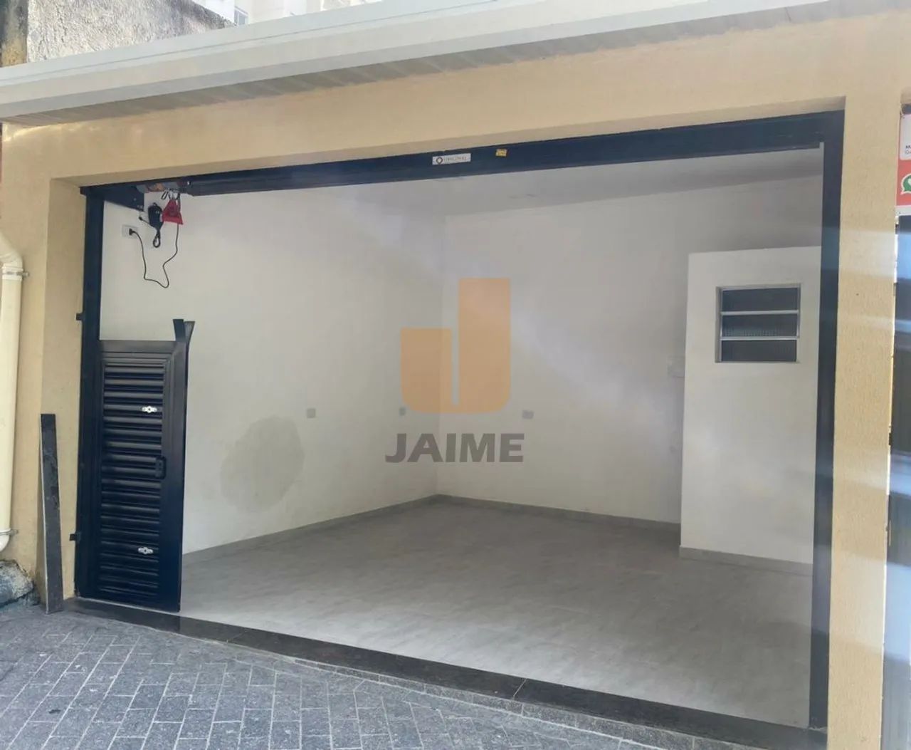 Conjunto comercial 1 dorm na Avenida Emílio Ribas, Jardim Vila Galvão  prédio novo