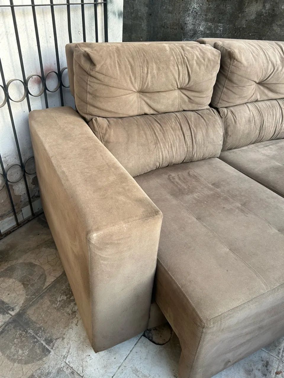 Sofá cama retrátil , 2 lugares .
