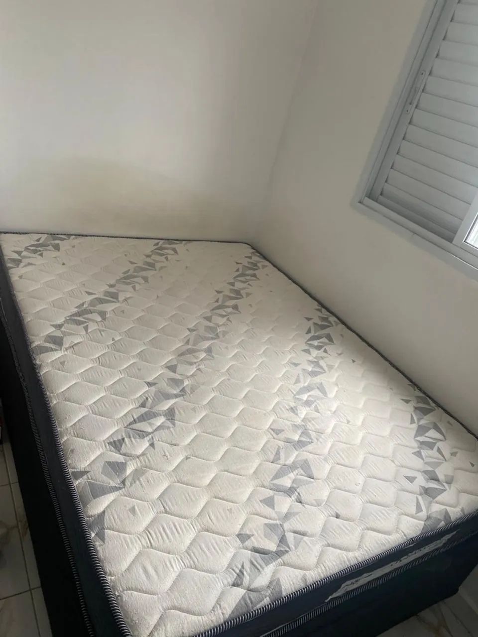 Cama de casal Box 