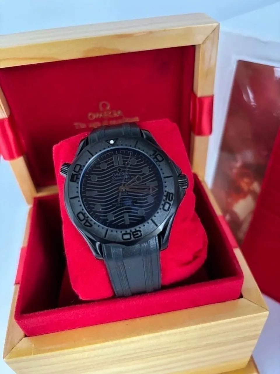 Relógio Estilo All Black Automático - Aço 904L, Fundo de Vidro e Pulseira de Borracha