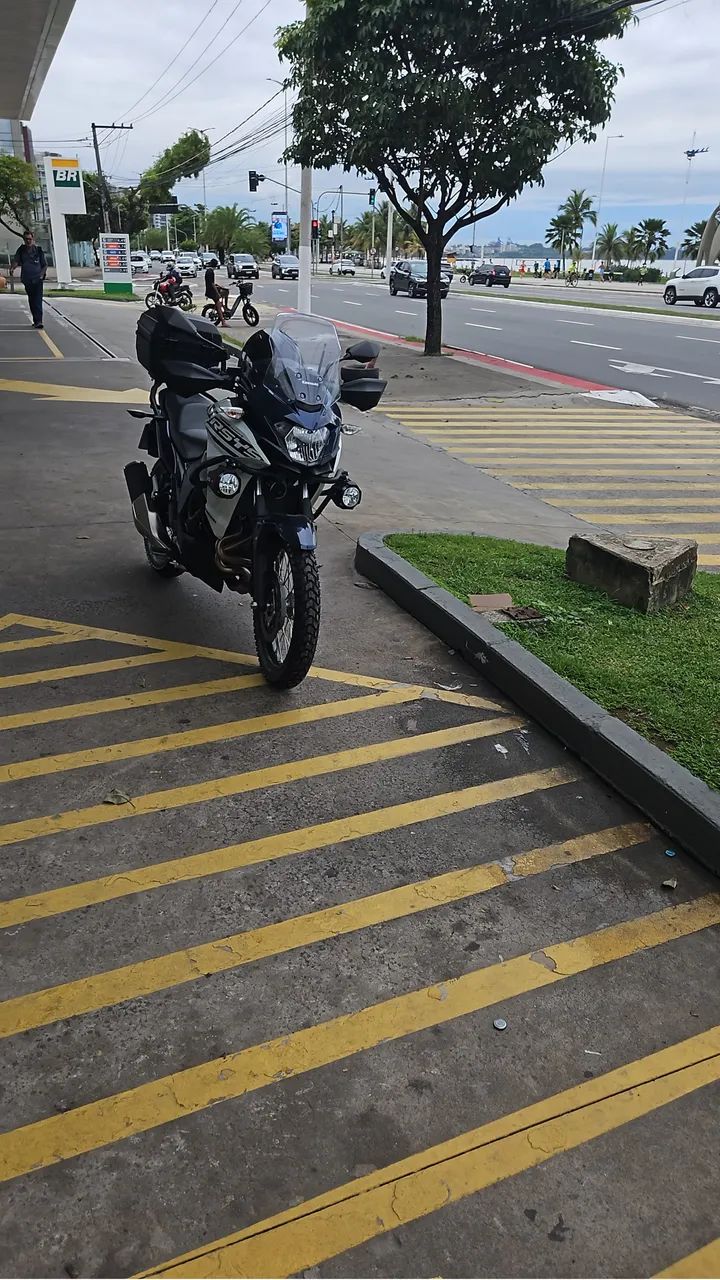 Versys 300c touring  ?9@