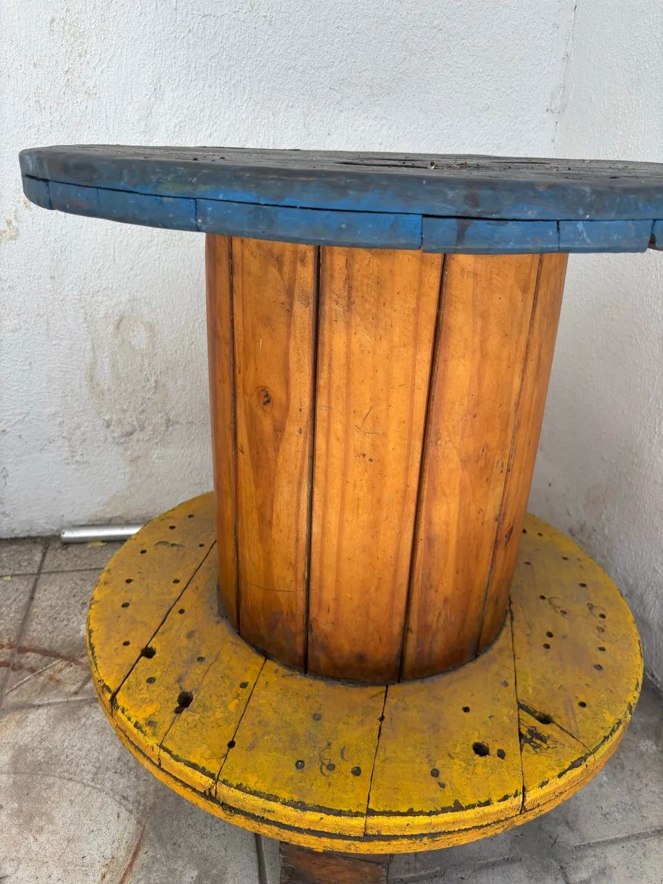 Vendo carretel de madeira rústico 