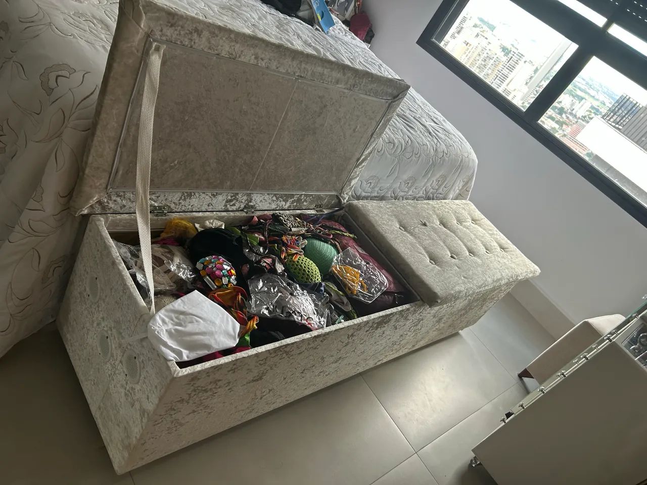 Baú de veludo 422141250283120640